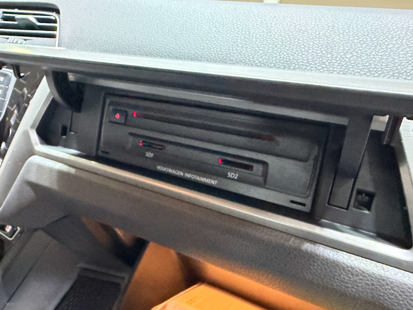 Touran 1.6 TDI Business BMT - immagine 31