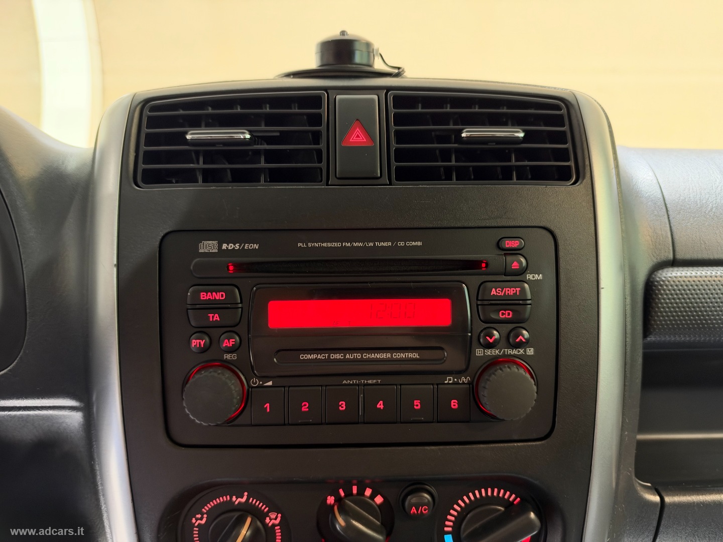 Jimny 1.3 4WD A/T Evolution *GPL*CAMBIO AUT.*SENSORI* - immagine 31