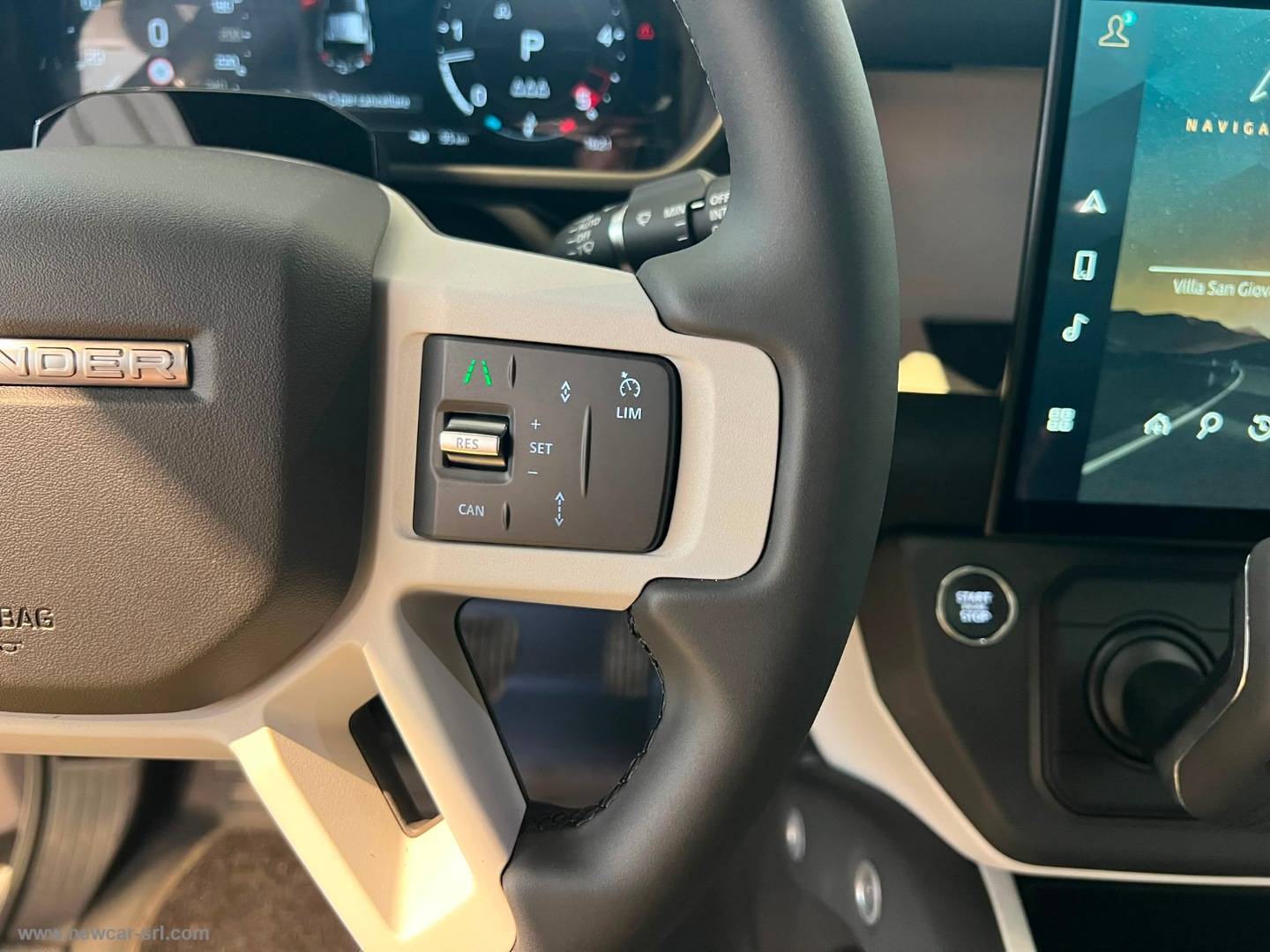 Defender 110 3.0D I6 250 AWD X-Dyn.SE N1 - immagine 31