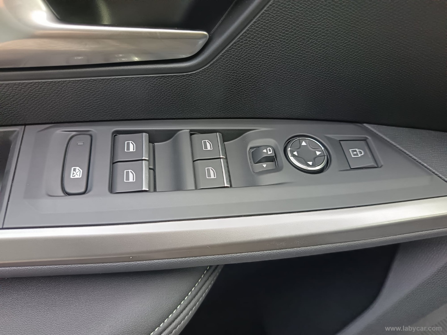 Peugeot 3008 Hybrid 145 e-DCS6 GT - Immagine 31