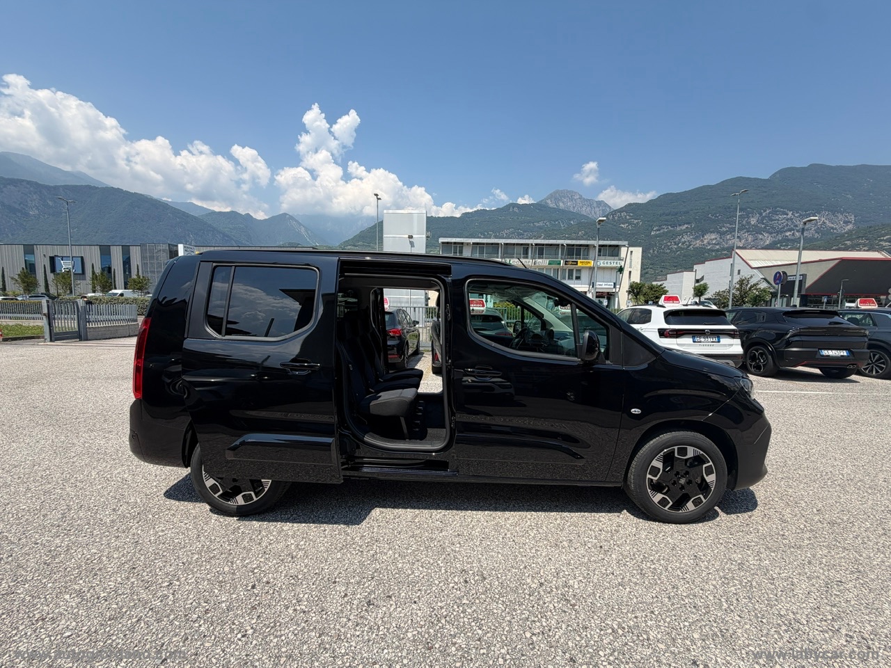 Qubo L 1.5 D 130 CV AT8 7p. LA PRIMA - immagine 31