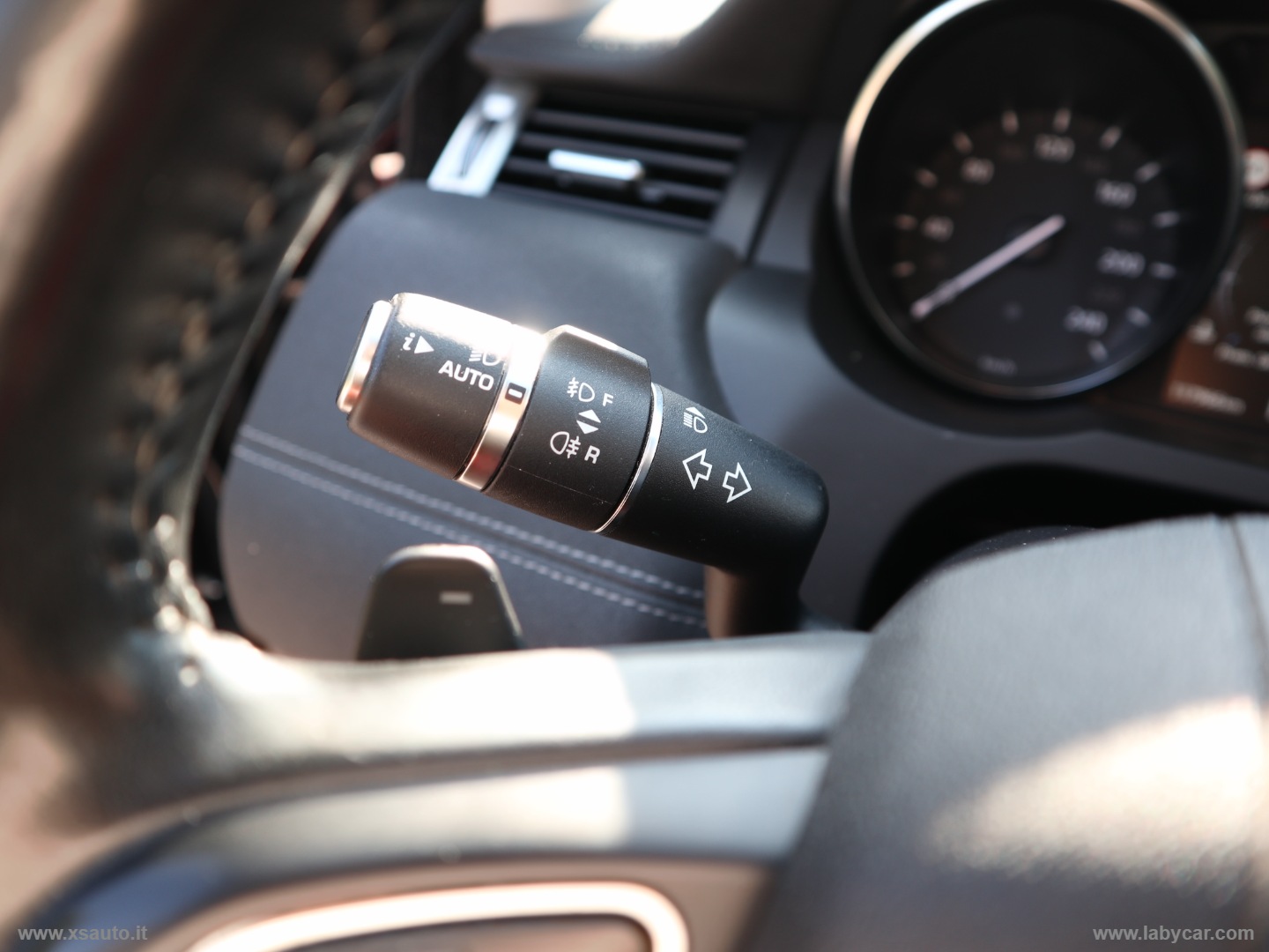 RR Evoque 2.0 TD4 180CV 5p. SE Dynamic - immagine 31