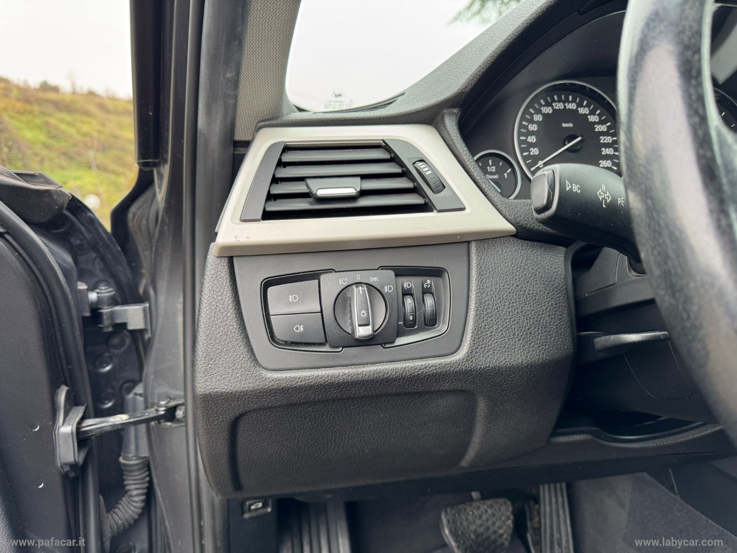 320d Touring Business aut. - immagine 31