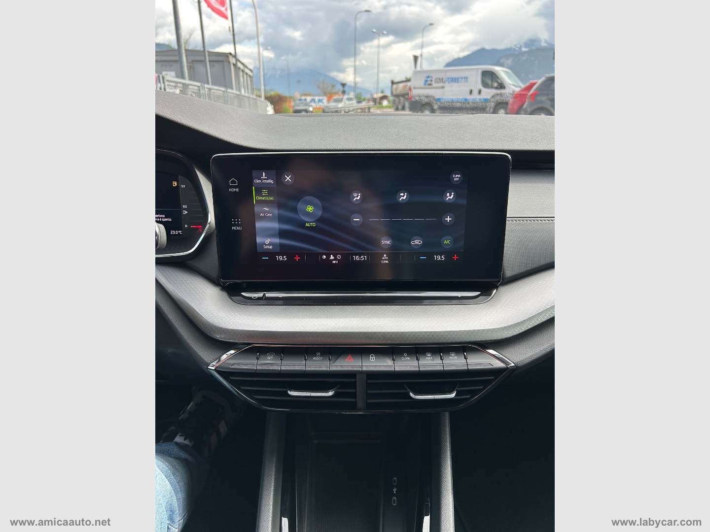 Octavia 2.0 TDI EVO SCR DSG Wagon Exec. - immagine 31