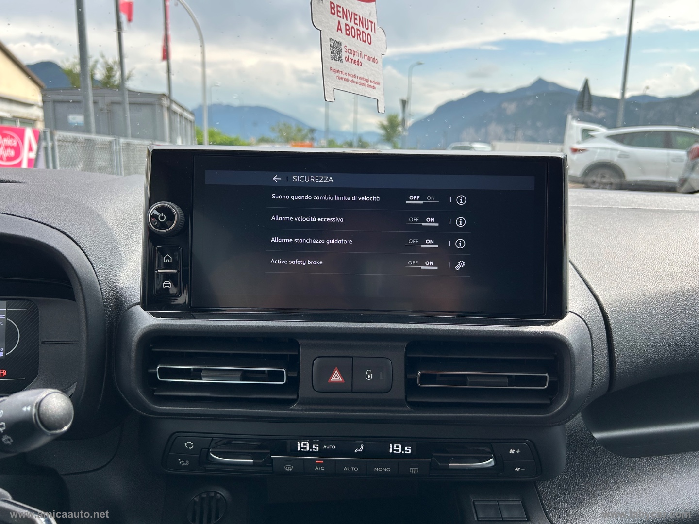Doblò 1.5 BlueHdi 100CV Combi - All. Olmedo PIANALE RIBASSATO CON RAMPA ACCESSO CARROZZINA - immagine 31
