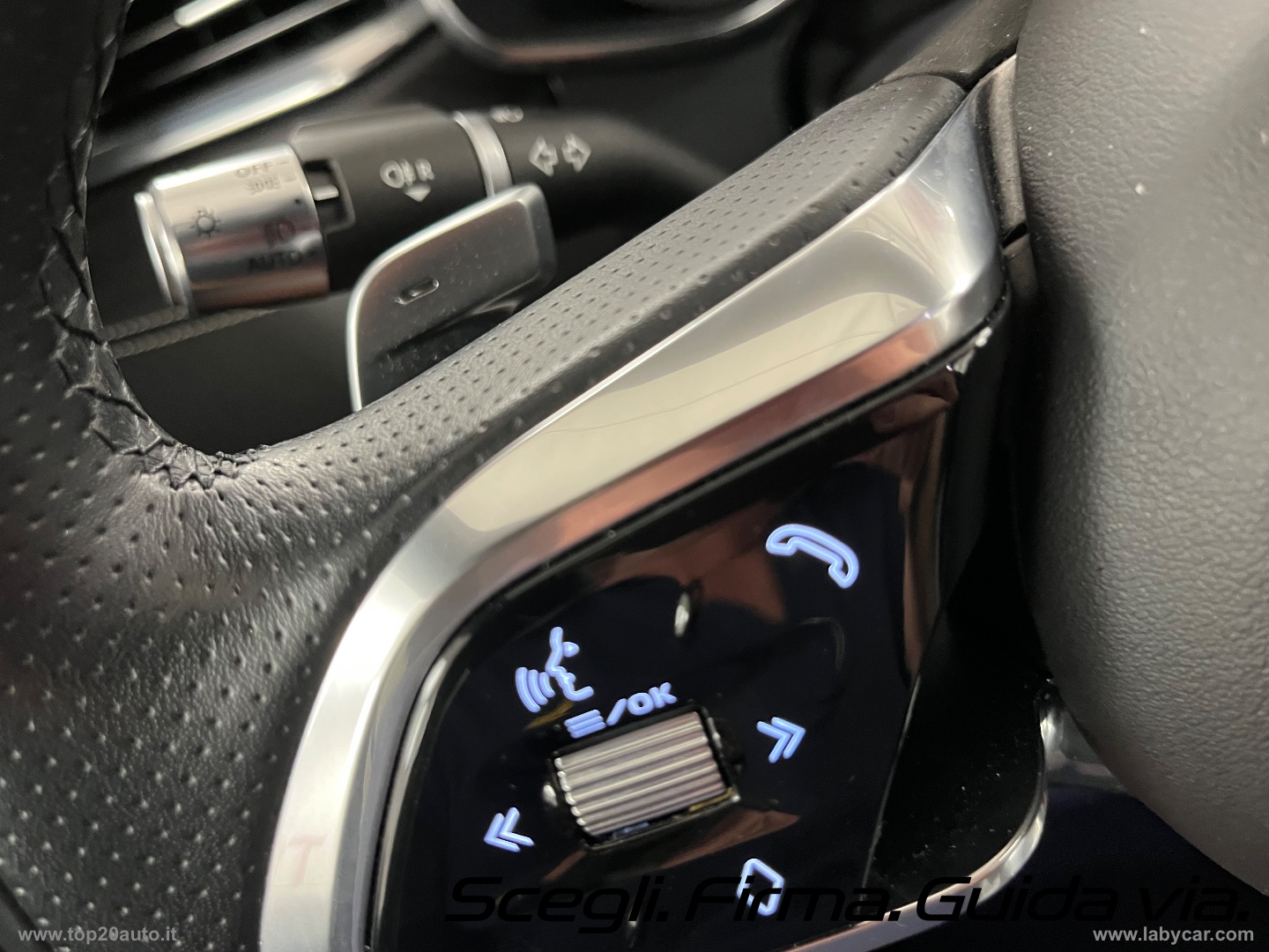 F-Pace 2.0 250 CV AWD aut. R-Dyn. Black EDITION - immagine 31