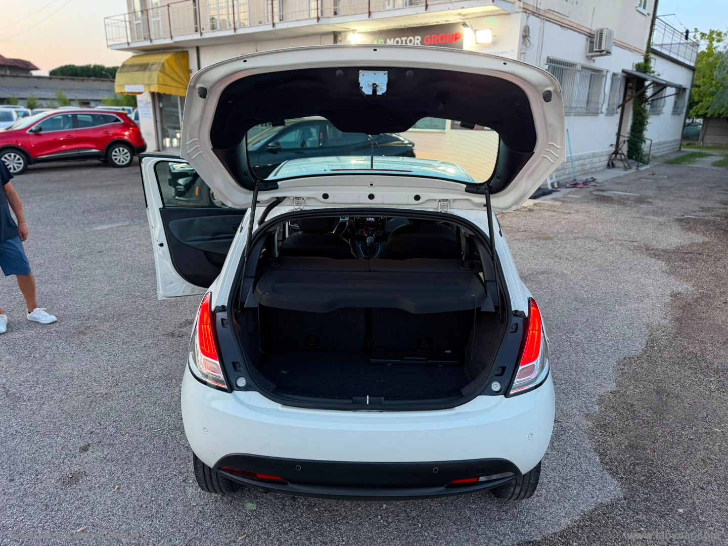 Ypsilon 0.9 T.Air 85CV 5p. Met.Ec. Gold - immagine 31