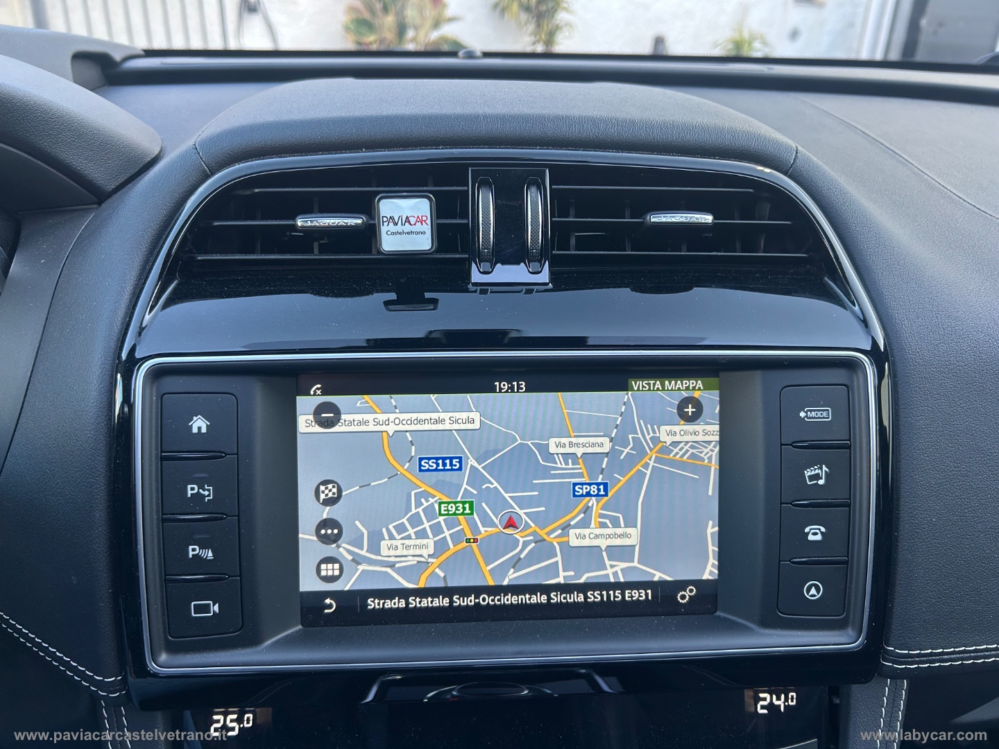 F-Pace 2.0 D 180 CV AWD aut. R-Sport - immagine 31
