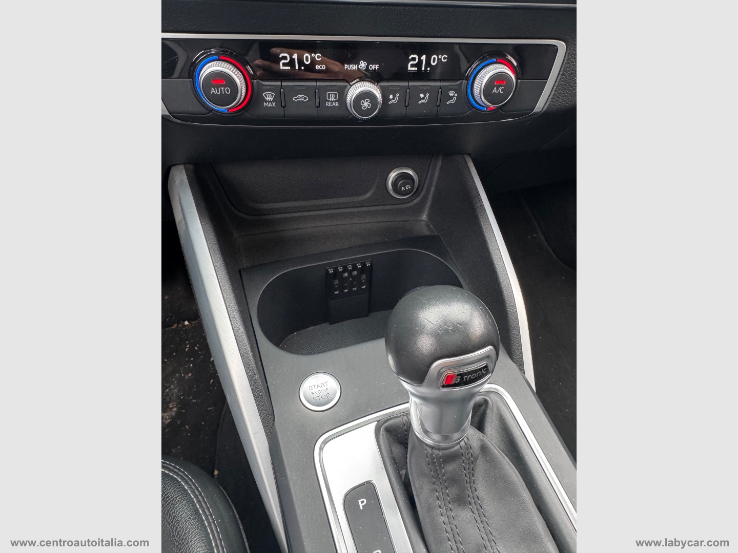 Q2 35 TDI S tronic Identity Black - immagine 31