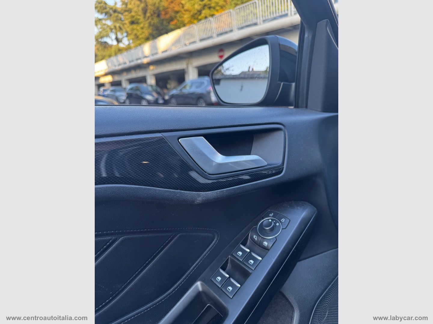 Focus 1.0 EcoBoost Hybrid 125CV 5p.ST LINE - immagine 31