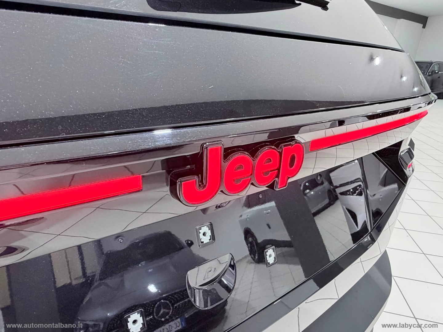 Compass 1.2 Turbo 48V e-Hybrid Summit - immagine 31