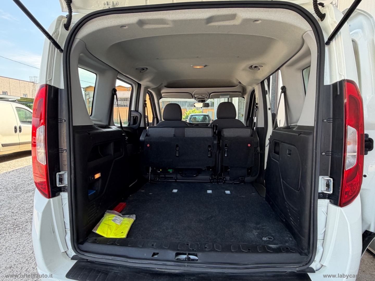 Doblò 1.6 MJT 95 CV Lounge - immagine 32