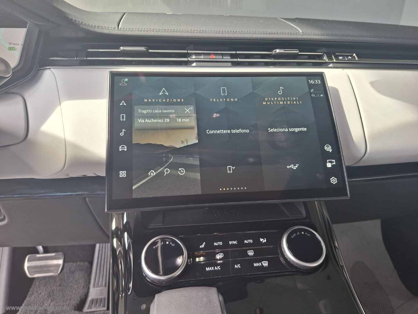 Range Rover 3.0D I6 300 CV HSE - immagine 32
