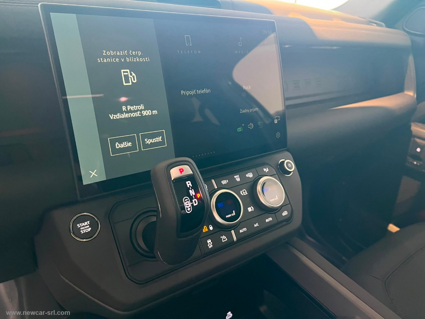 Defender 110 3.0D I6 250 AWD X-Dyn.SE N1 - immagine 32