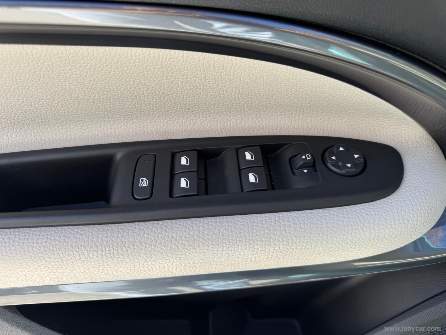 Fiat 600 Hybrid 136 CV DCT MHEV La Prima - Immagine 32