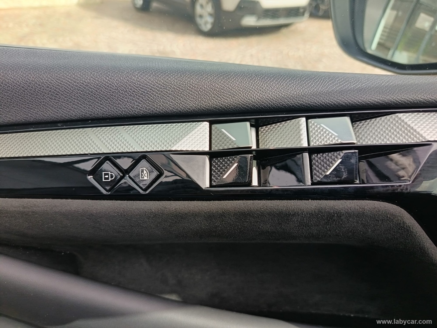 DS AUTOMOBILES DS4 4 PureTech 130 aut. Etoile Alcantara - Immagine 32