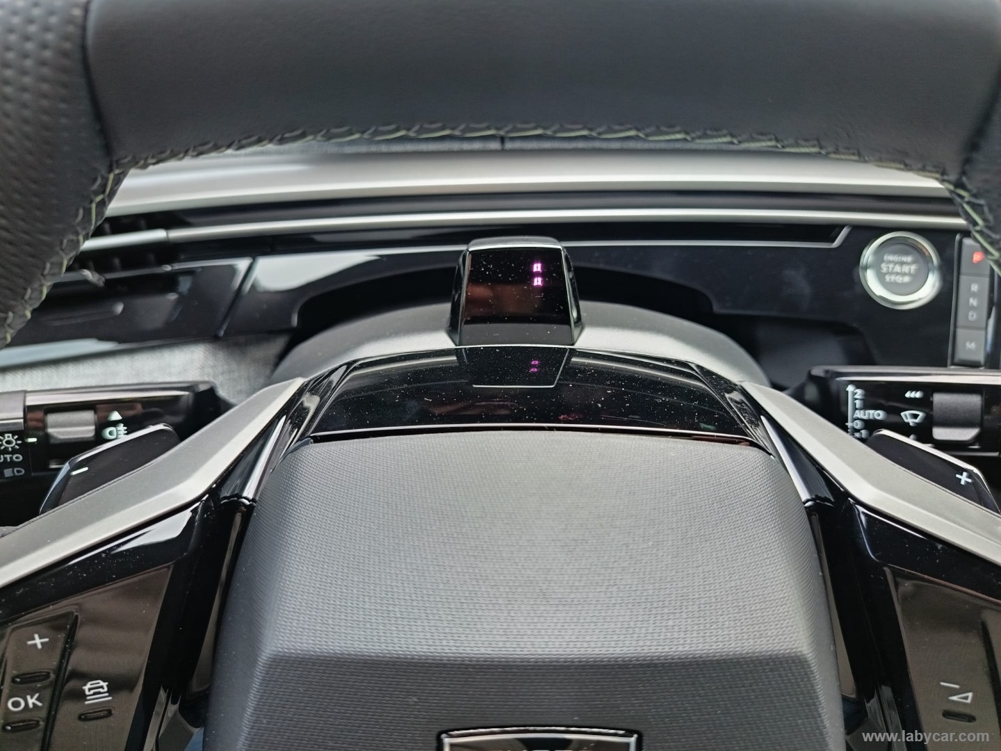 Peugeot 3008 Hybrid 145 e-DCS6 GT - Immagine 32