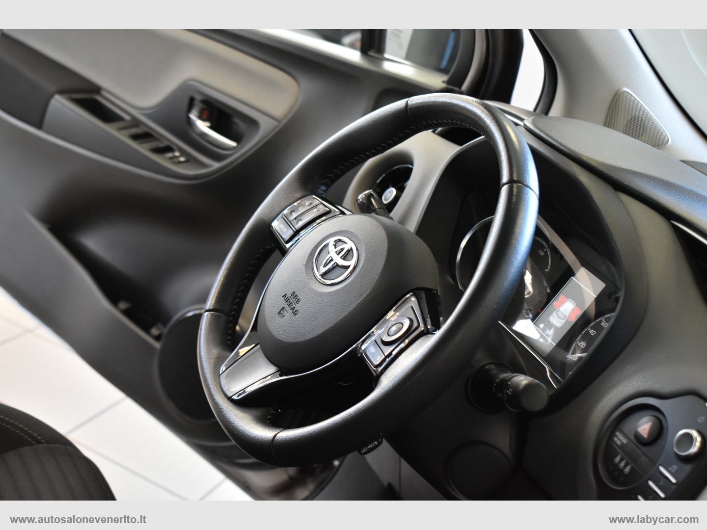 Yaris 1.5 Hybrid 5p. Active - immagine 32