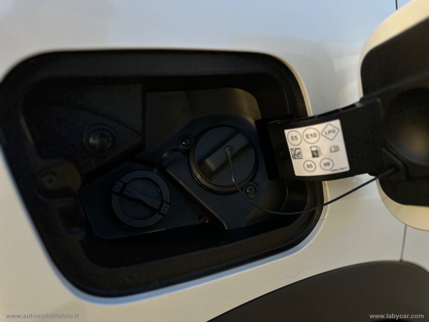 Captur ECO-G 100 CV Techno AZIENDALE KM 3.000 - immagine 32