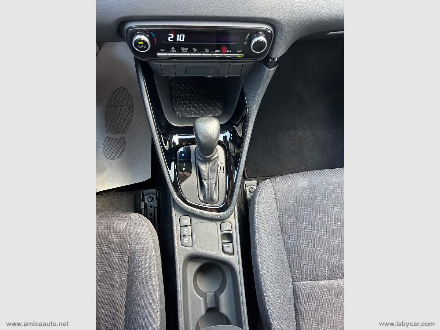 Yaris 1.5 Hybrid 5p. Trend - immagine 32