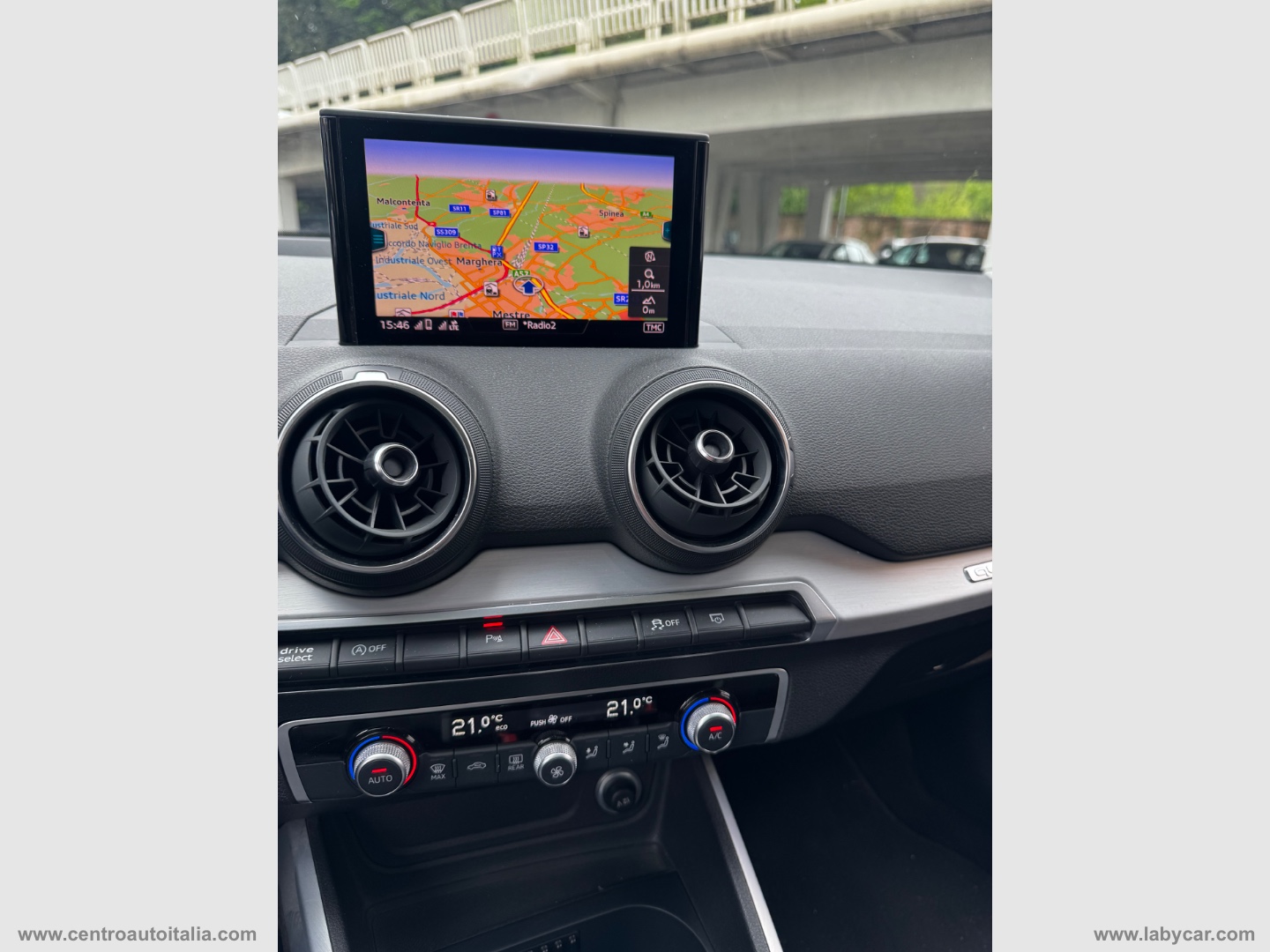 Q2 35 TDI S tronic Identity Black - immagine 32