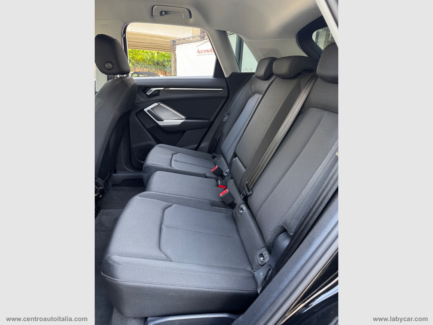 Q3 35 TDI S tronic Business Advanced - immagine 32