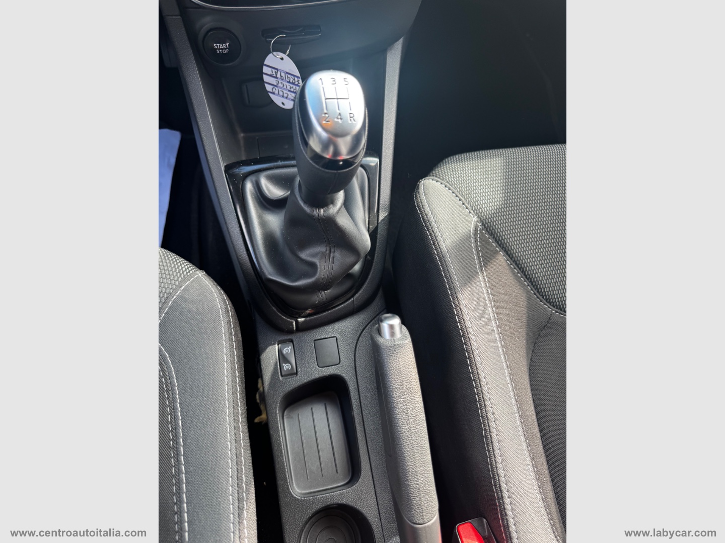 Clio 1.2 75 CV 5p. Duel2 - immagine 32