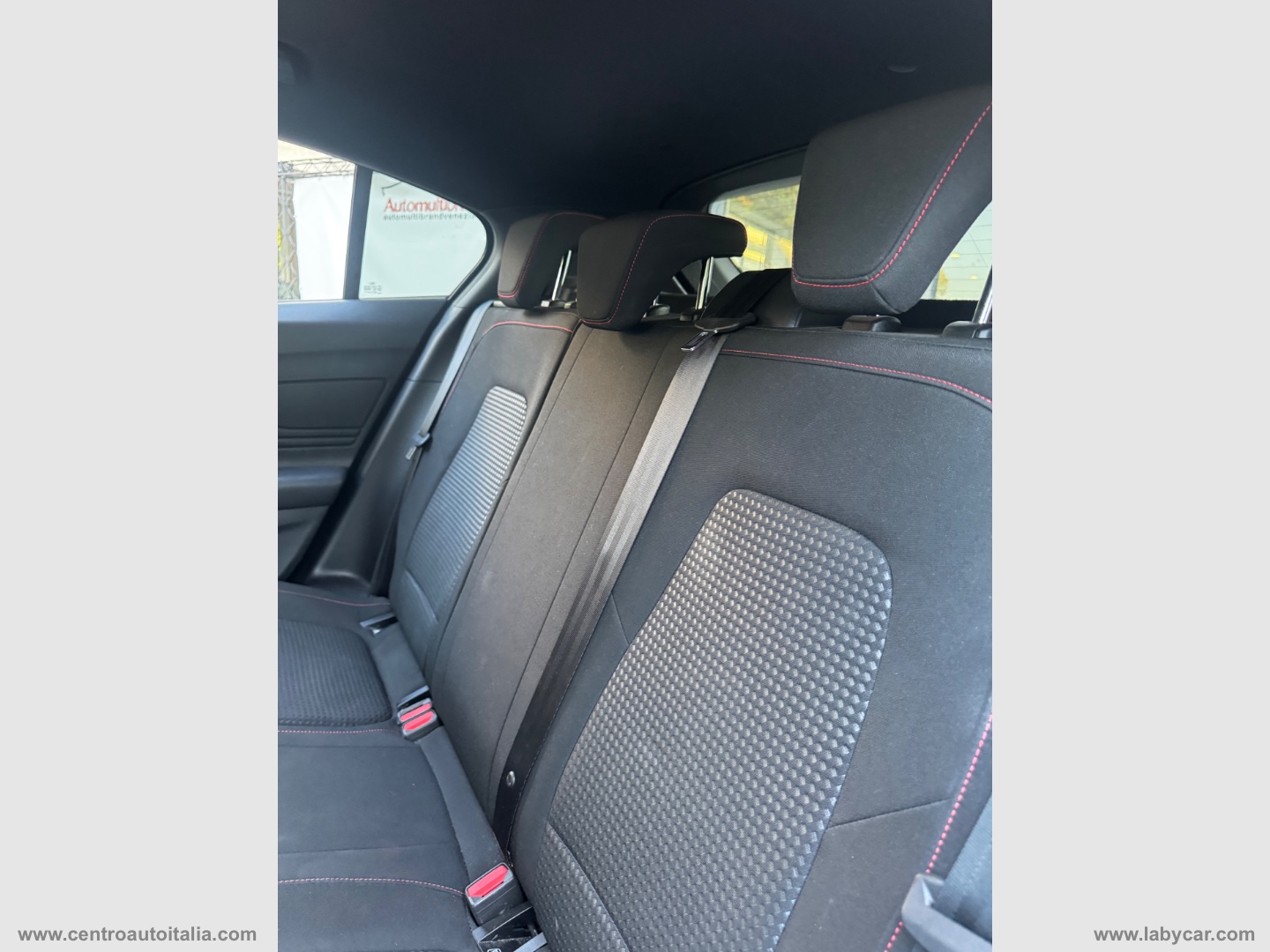 Focus 1.0 EcoBoost Hybrid 125CV 5p.ST LINE - immagine 32