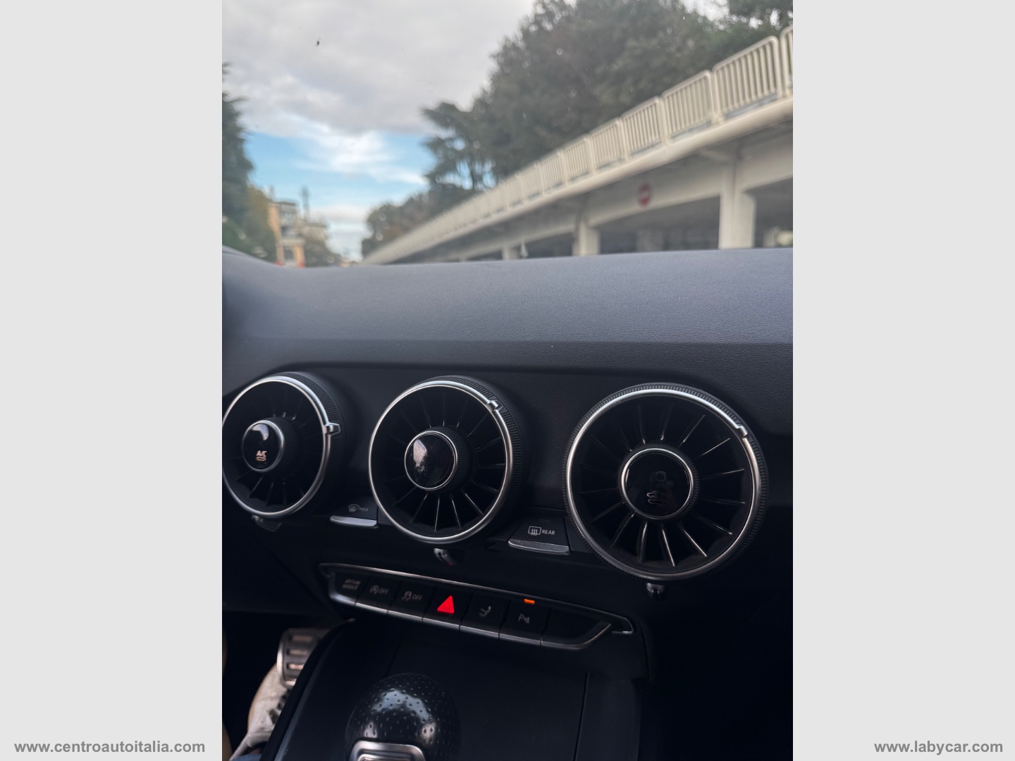 TT Roadster 2.0 TDI quattro S tr. S line - immagine 32