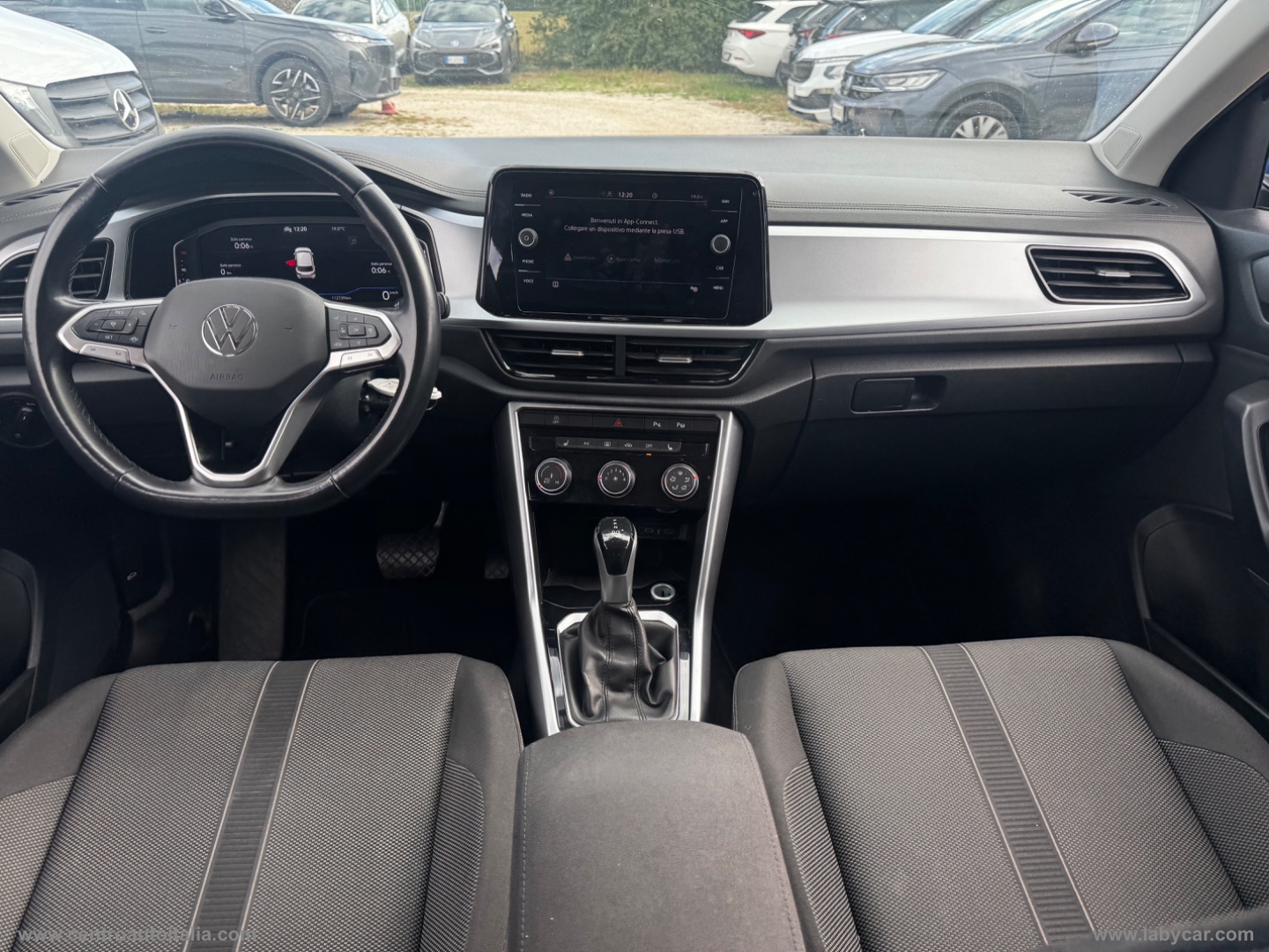 T-Roc 1.5 TSI ACT DSG Business BMT - immagine 32