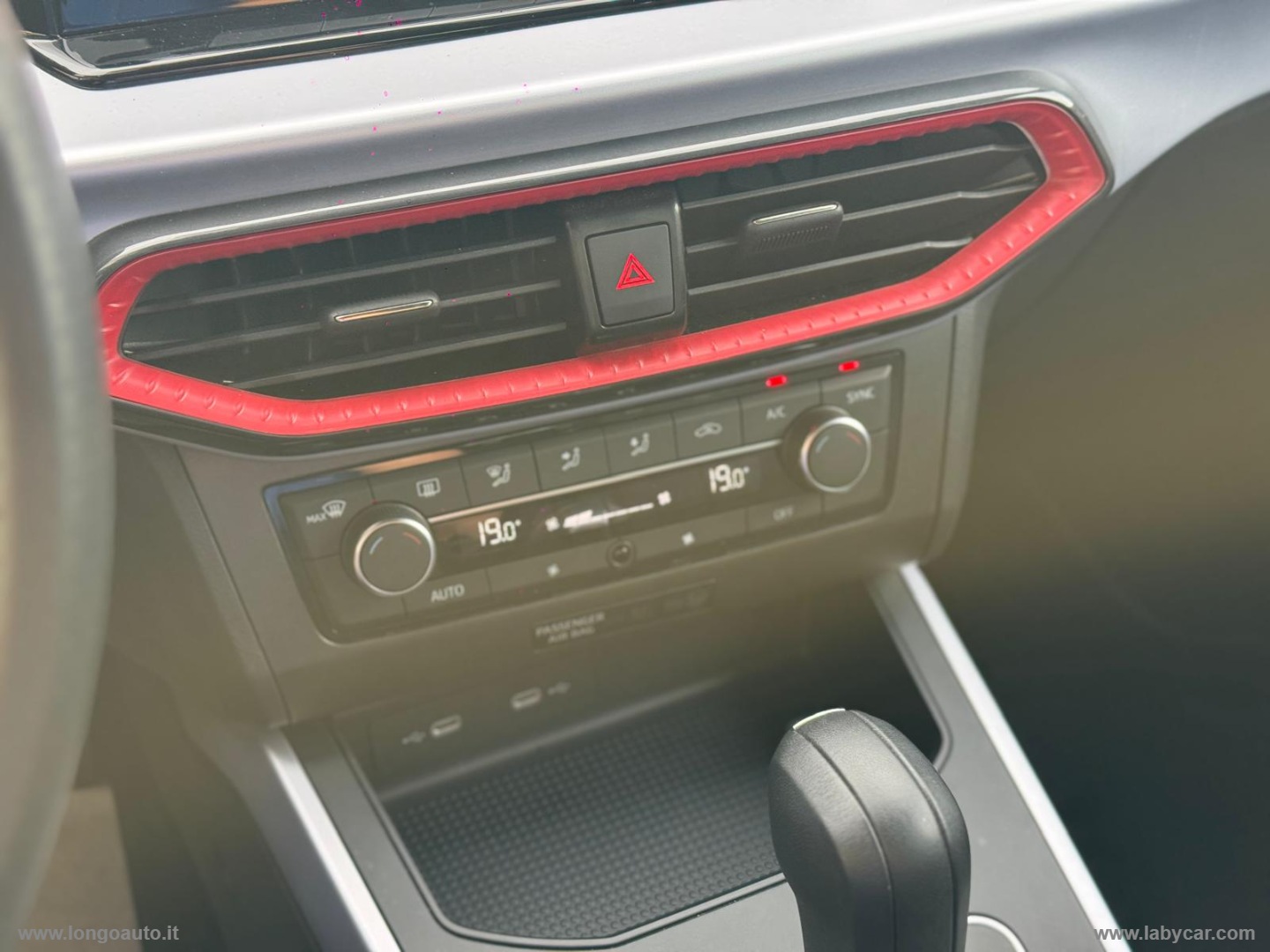 Arona 1.0 EcoTSI 115CV DSG FR ADATTA A NEOPATENTATI - immagine 32