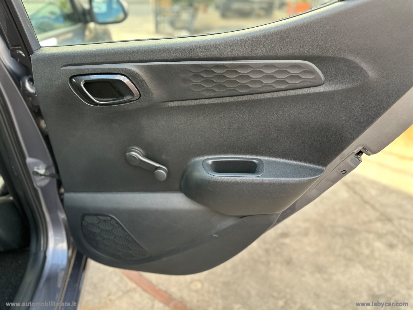 i10 1.0 MPI Tech 26.000 KM - immagine 32