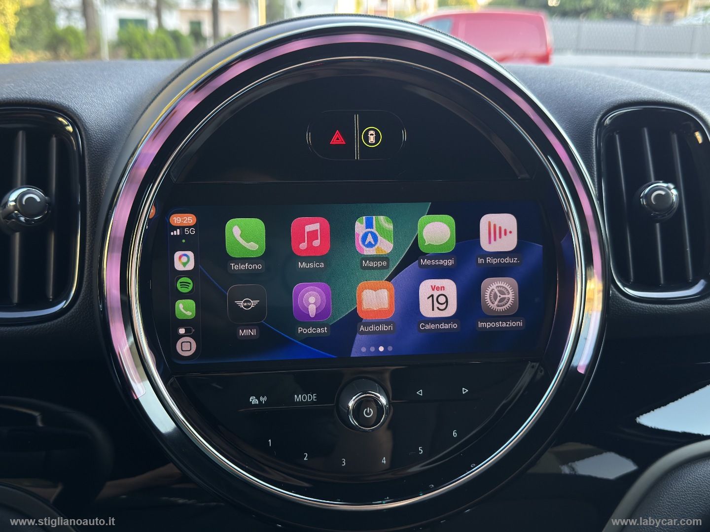Mini Cooper D Essential Countryman - immagine 33
