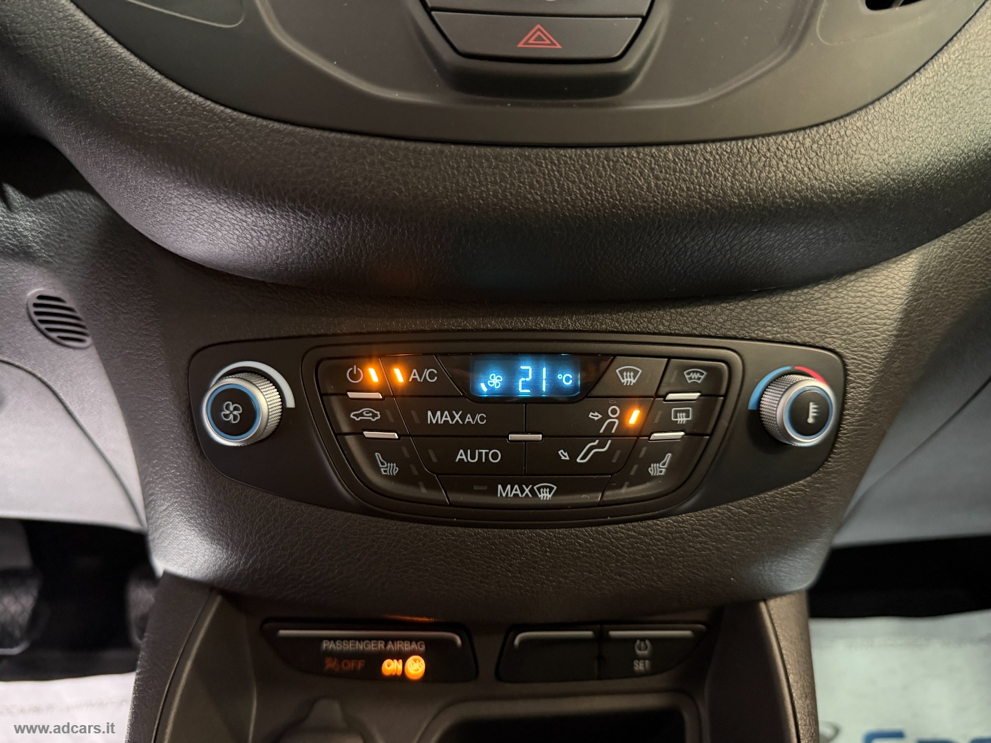 Tourneo Connect 1.0 EcoBoost Plus *5 POSTI*DOPPIA PORTA*VETRI SCURI* - immagine 33