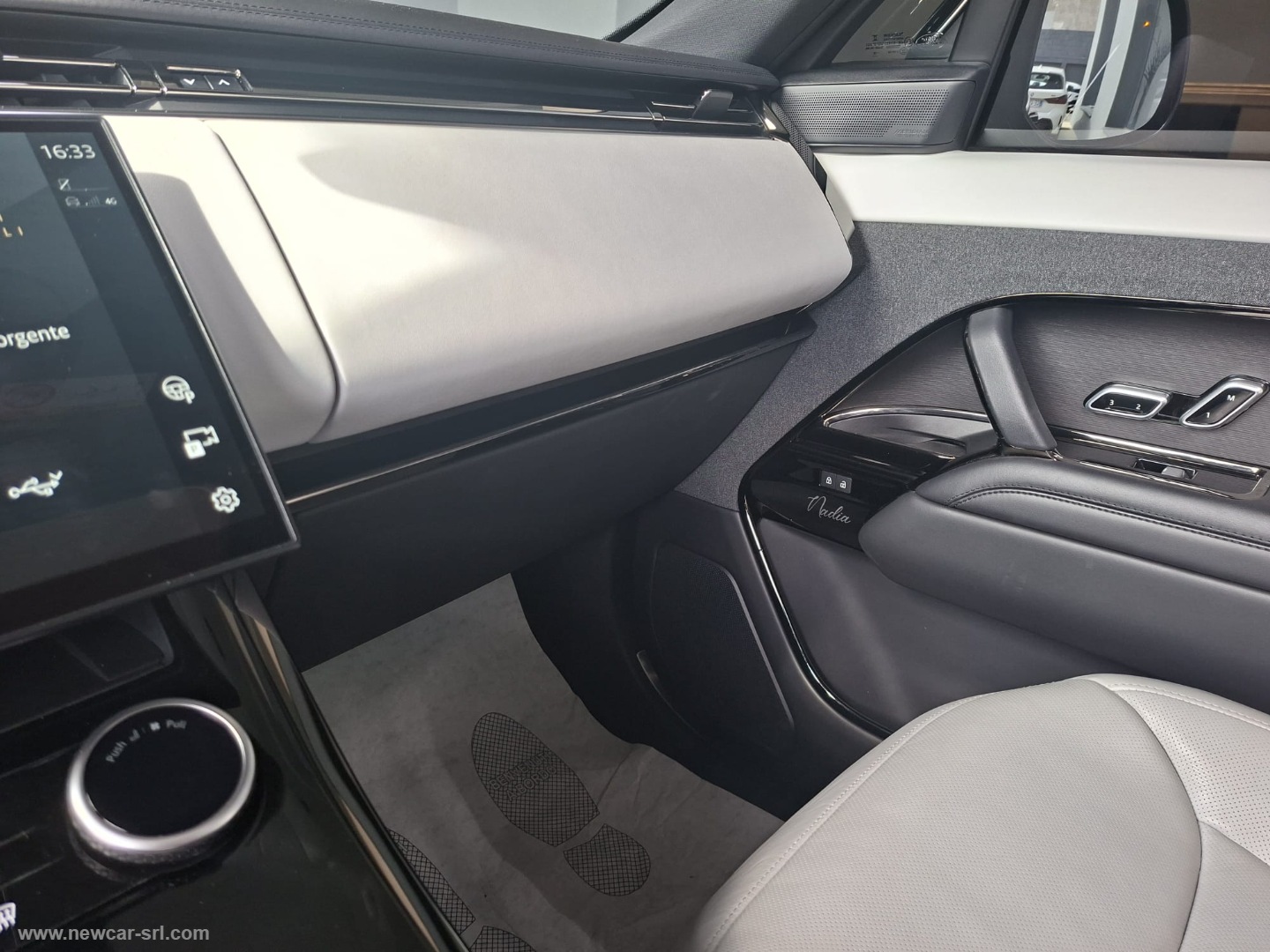 Range Rover 3.0D I6 300 CV HSE - immagine 33