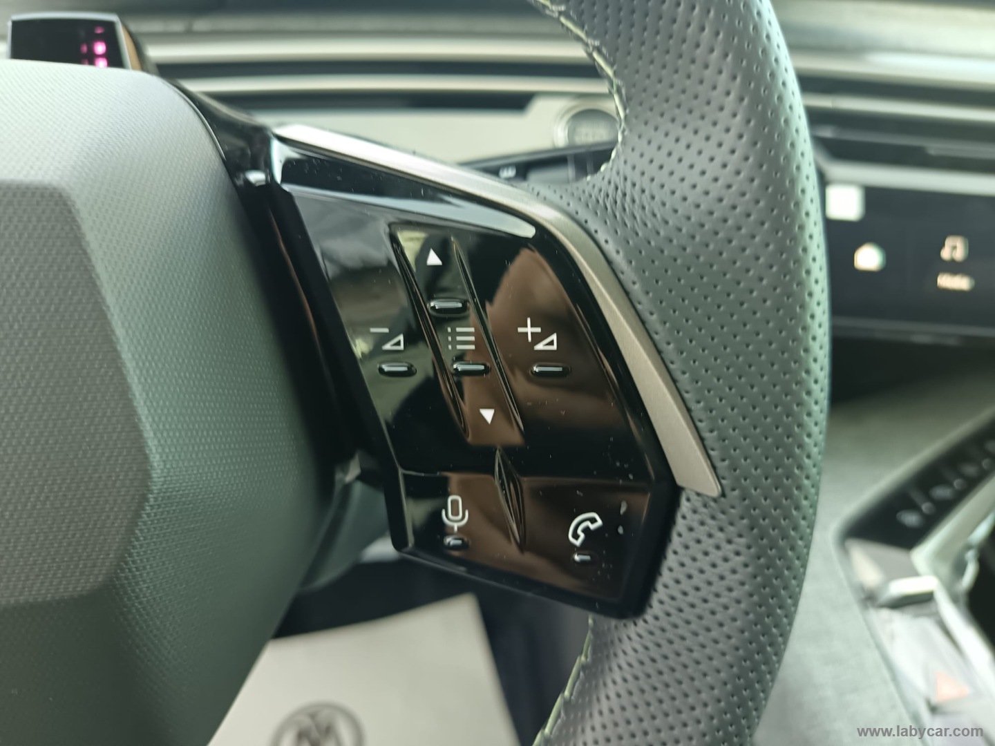 Peugeot 3008 Hybrid 145 e-DCS6 GT - Immagine 33