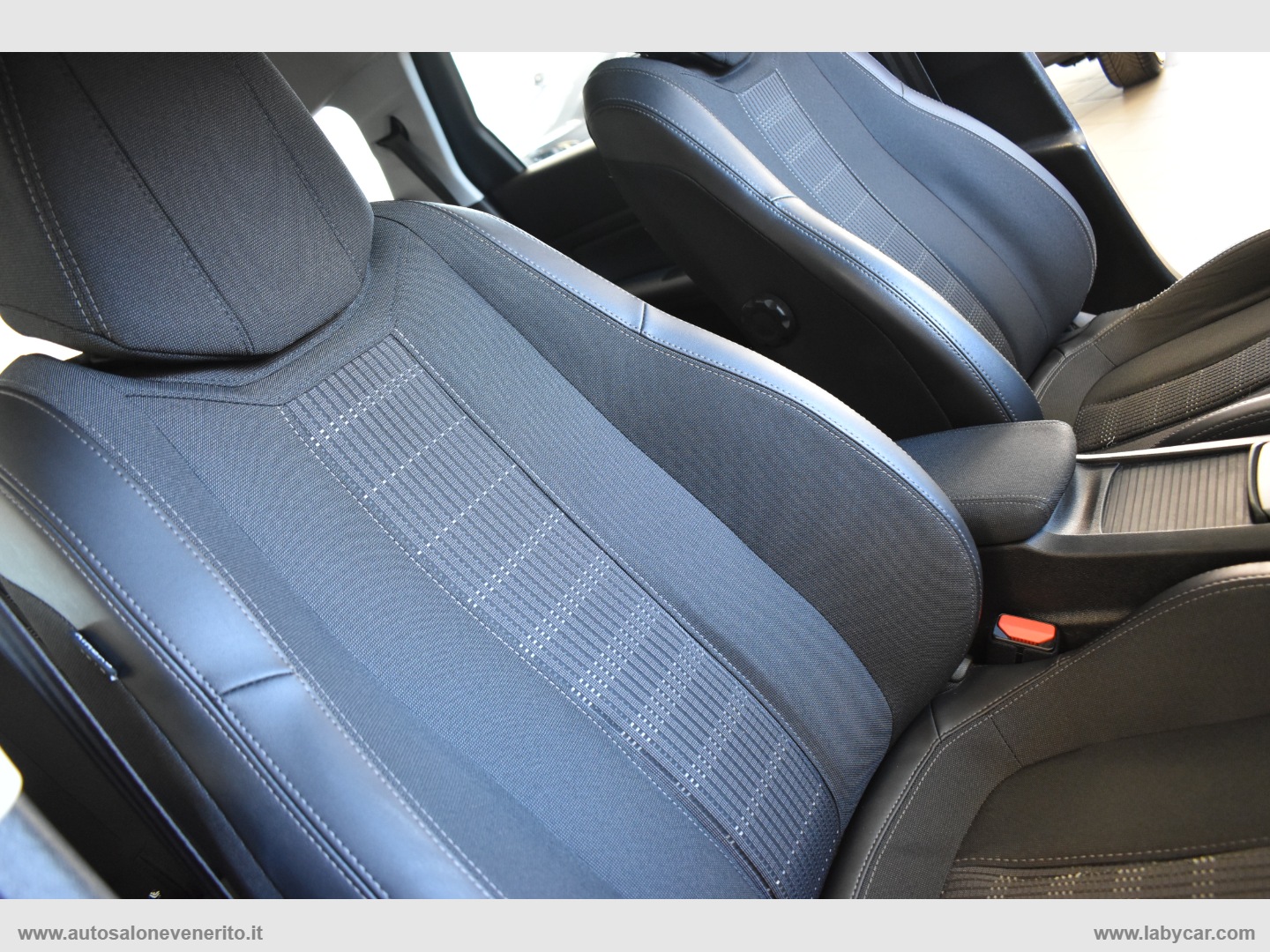 308 BlueHDi 130 S&S SW Allure - immagine 33