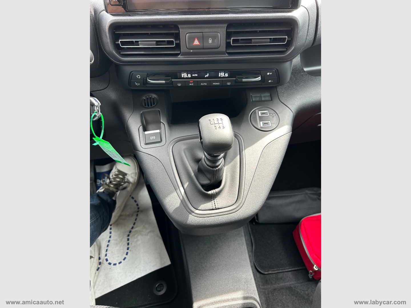 Doblò 1.5 BlueHdi 100CV Combi - All. Olmedo PIANALE RIBASSATO CON RAMPA ACCESSO CARROZZINA - immagine 33
