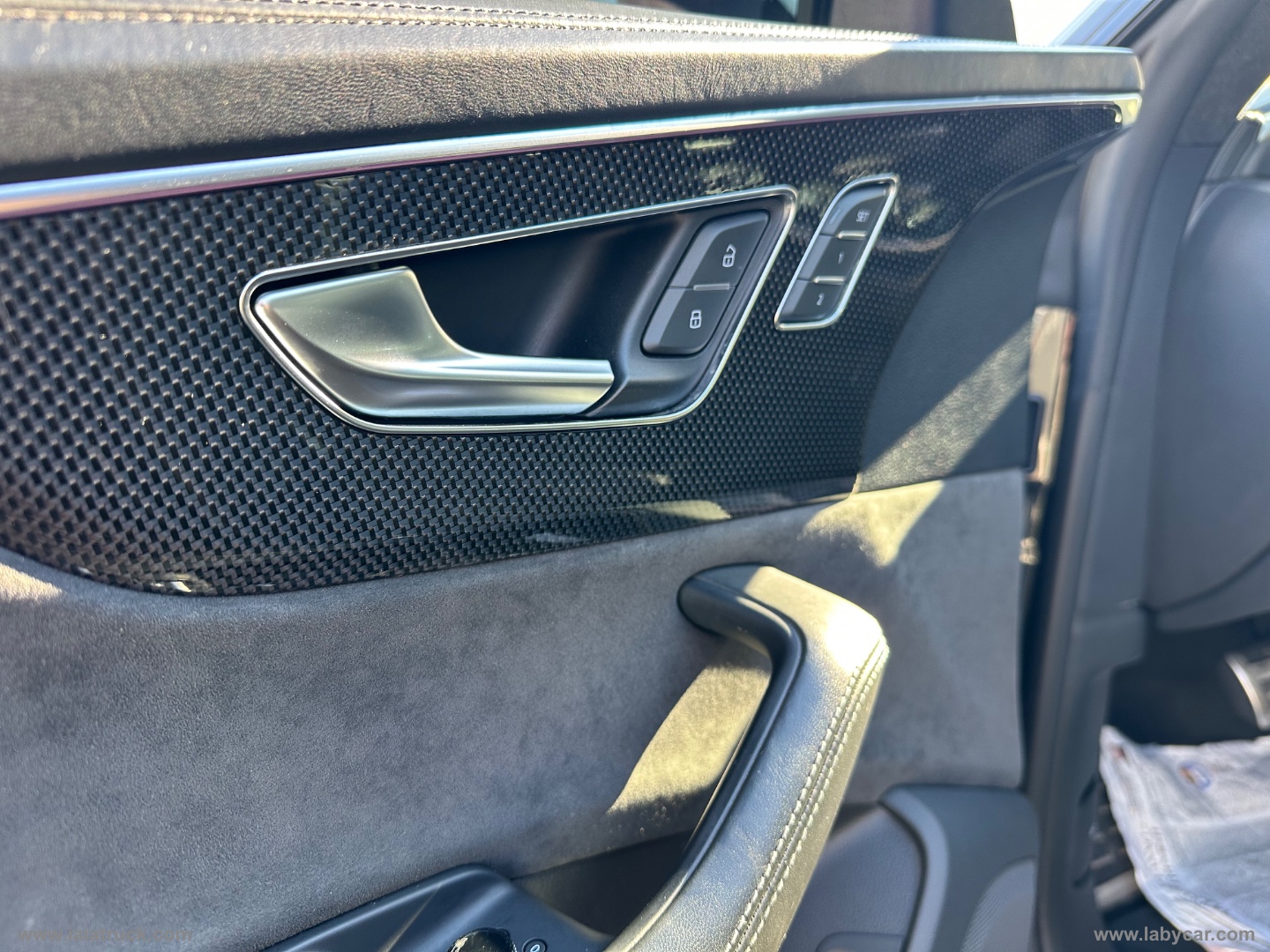SQ8 TDI quattro tiptronic TOTAL BLACK CARBONI - immagine 33