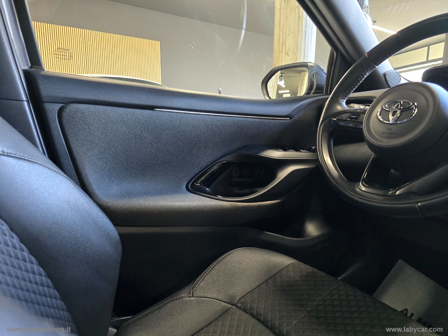 Yaris 1.5 Hybrid 5p. Lounge - immagine 33
