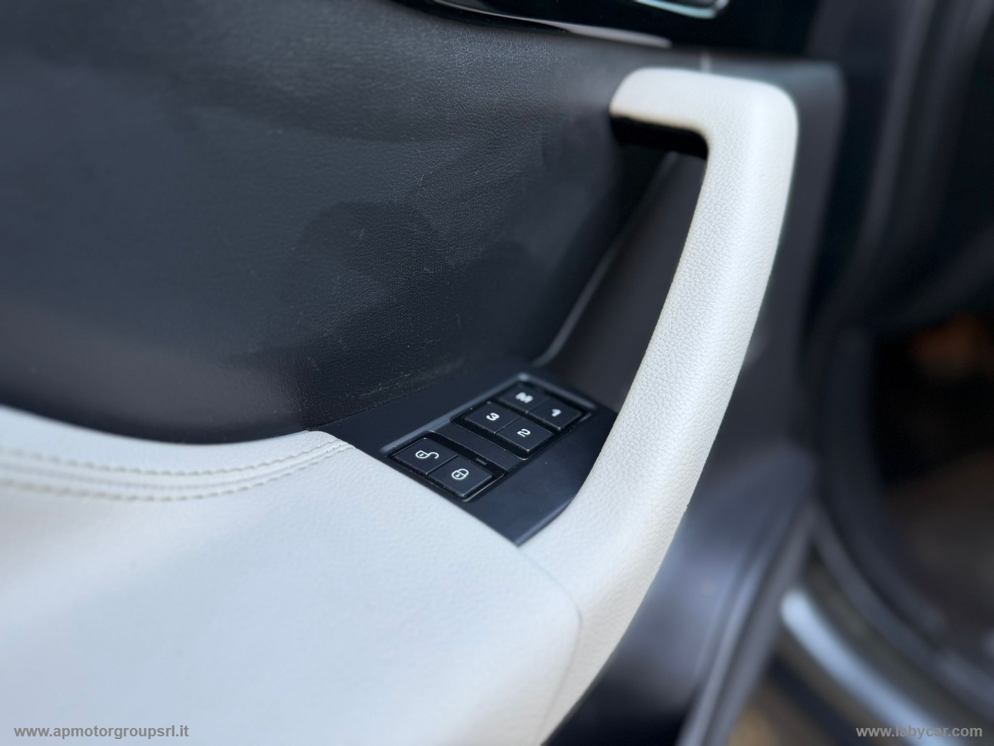 F-Pace 2.0 D 180 CV AWD aut. Prestige - immagine 33