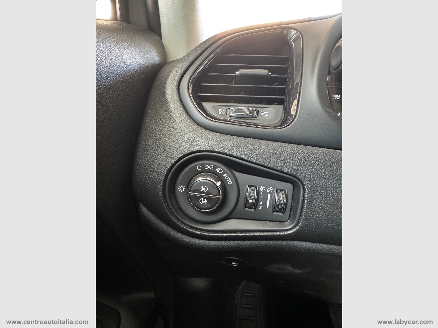 Renegade 1.3 T4 PHEV 4xe Trailhawk - immagine 33