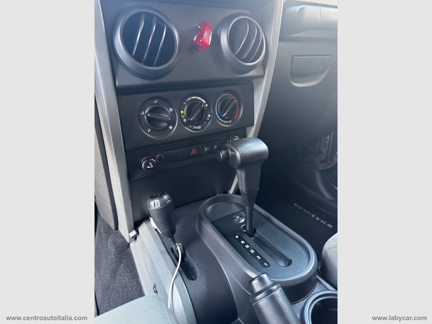 Wrangler 2.8 CRD Sport Auto - immagine 33