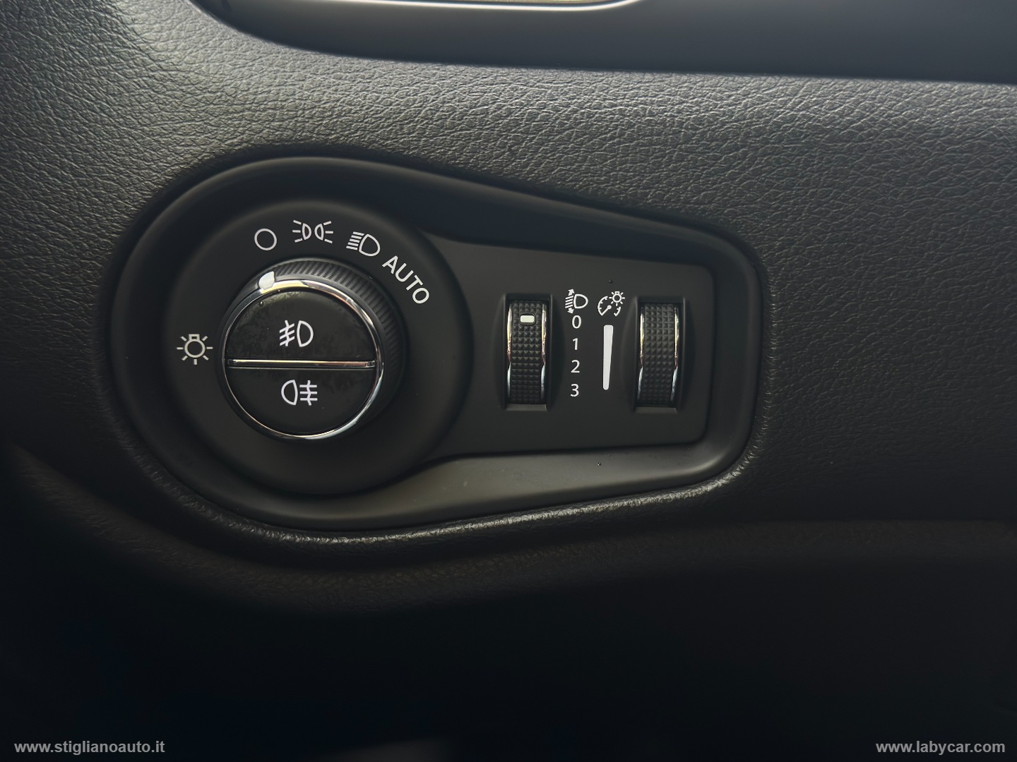 Renegade 1.6 Mjt 120CV Limited - immagine 34