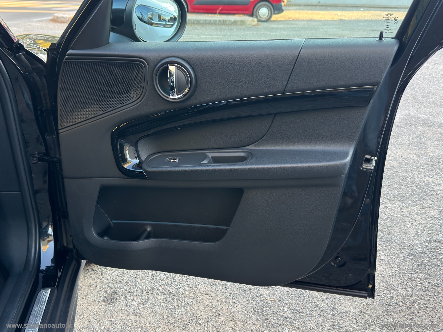 Mini Cooper D Essential Countryman - immagine 34
