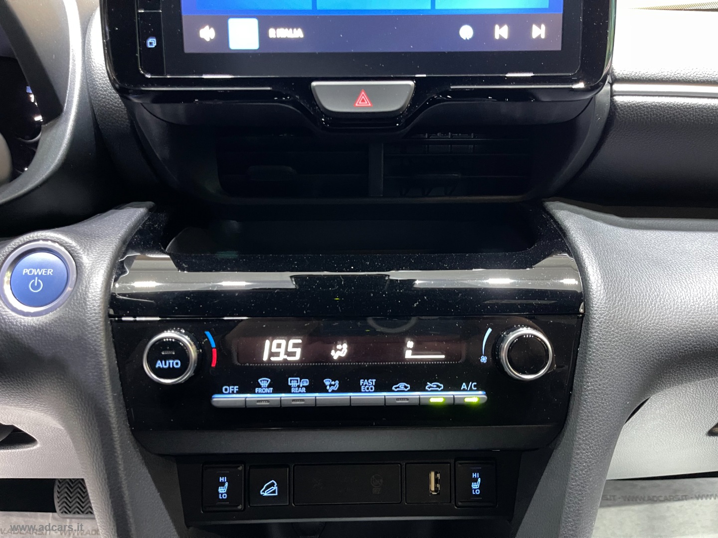 Yaris Cross 1.5 Hyb. 5p. E-CVT AWD Trend *4X4*NEOPATENTATI* - immagine 34