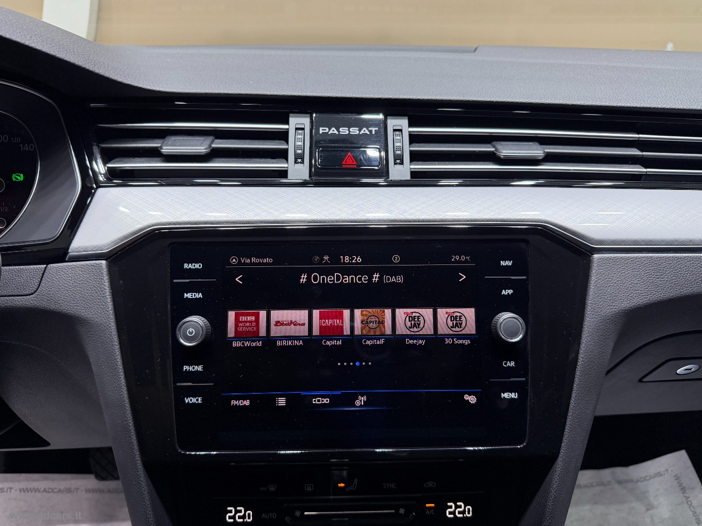 Passat Var. 2.0 TDI EVO DSG Business *CAMBIO AUT.*CLIMA 3 ZONE* - immagine 34