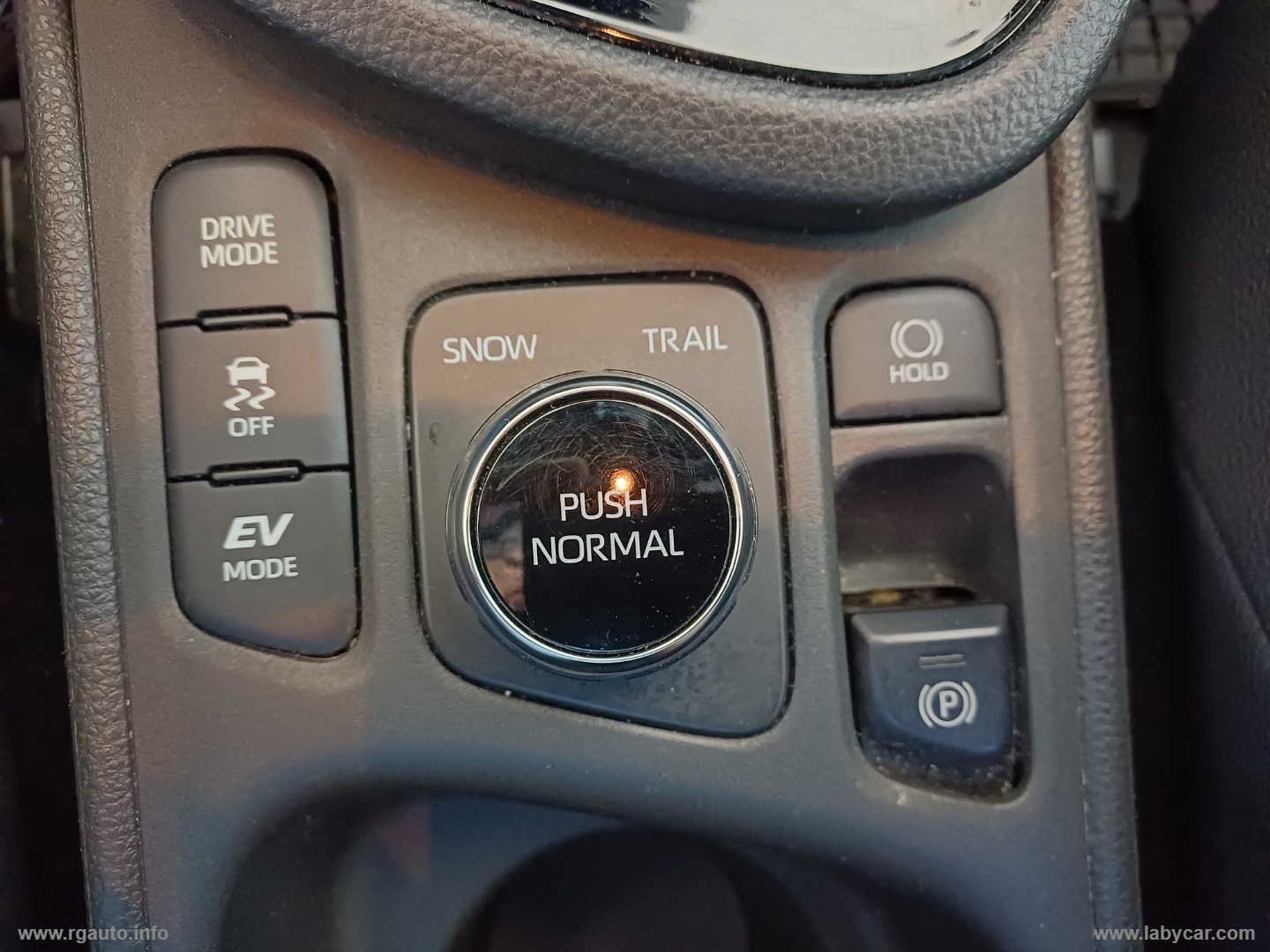 Yaris Cross 1.5 Hyb. 5p. E-CVT AWD Prem. - immagine 34