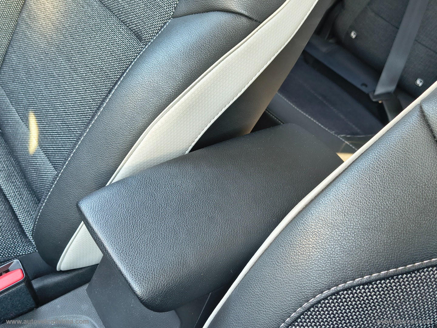 Captur TCe 100 CV GPL Techno - immagine 34