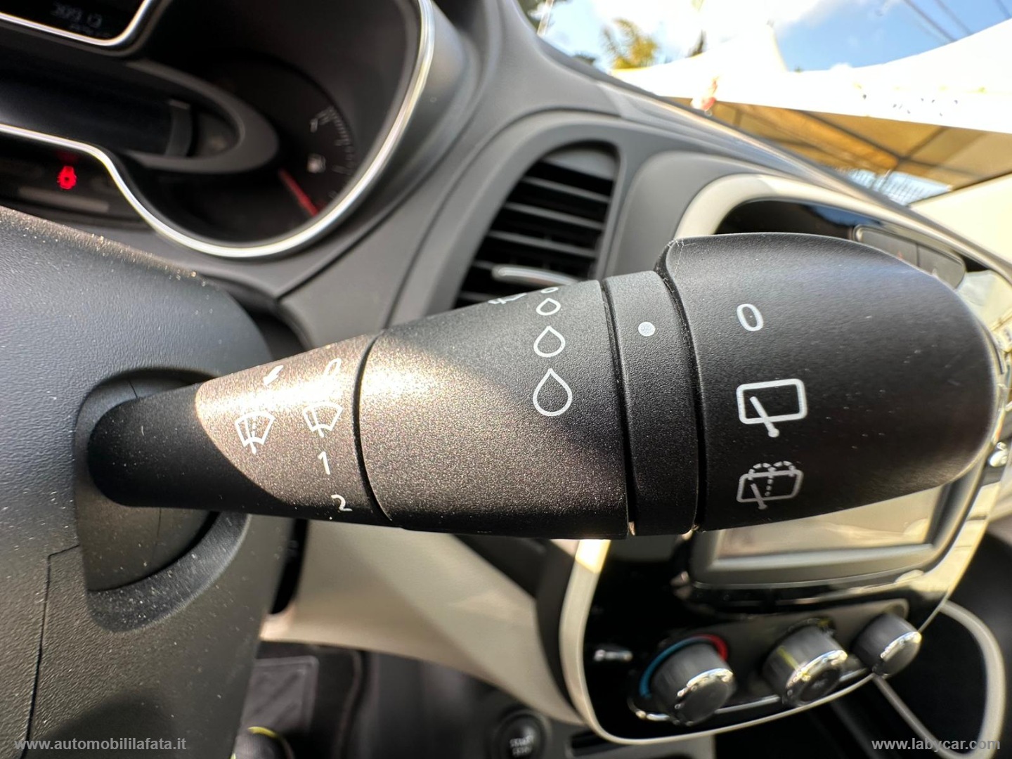 Captur dCi 8V 110 CV S&S Energy Zen DIESEL 39.000 KM - immagine 34